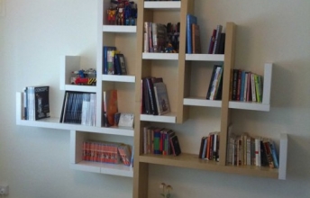 Mensole LACK trasformate in libreria
